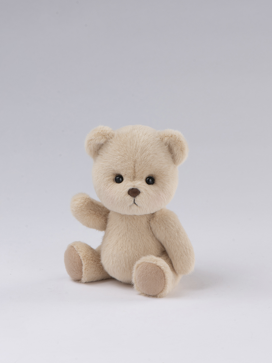 картинка Lina Медведь (короткая шерсть) S (±20 см) молочный цвет  