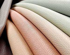 Какой материал выбрать для коляски: экокожу или текстиль?